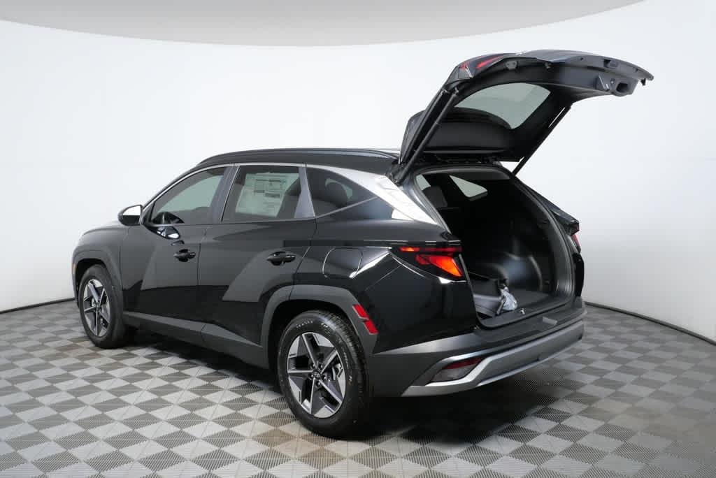 New 2026 Phantom Black Hyundai SEL FWD image 29