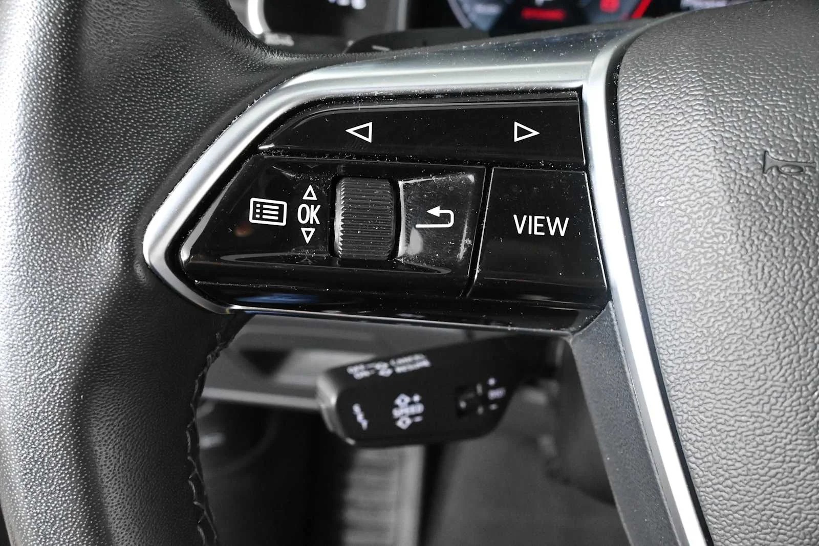 Used 2024 Brilliant Black Audi Premium Plus image 21