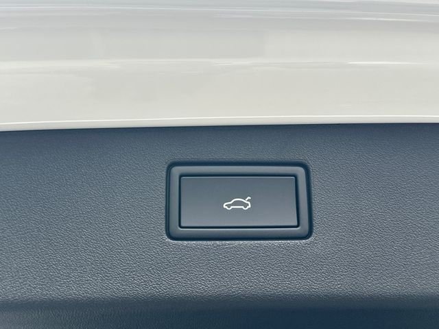 New 2026 Pure White Volkswagen 2.0T SE image 19