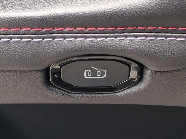 New 2027 Diamond Black Crystal Pearlcoat Dodge Scat Pack image 13