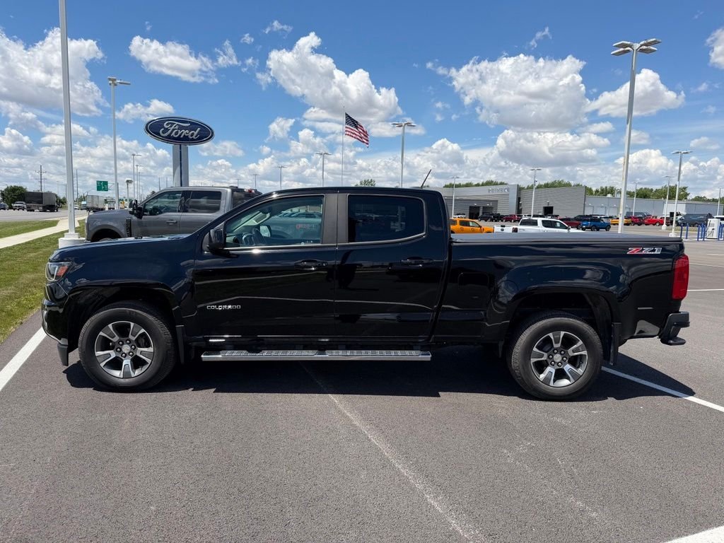 Used 2019 Black Chevrolet Z71 image 8