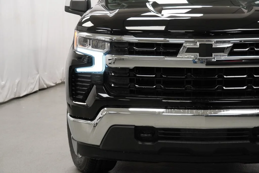 New 2026 Black Chevrolet LT image 31