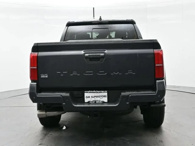 Used 2025 Underground Toyota SR5 image 6
