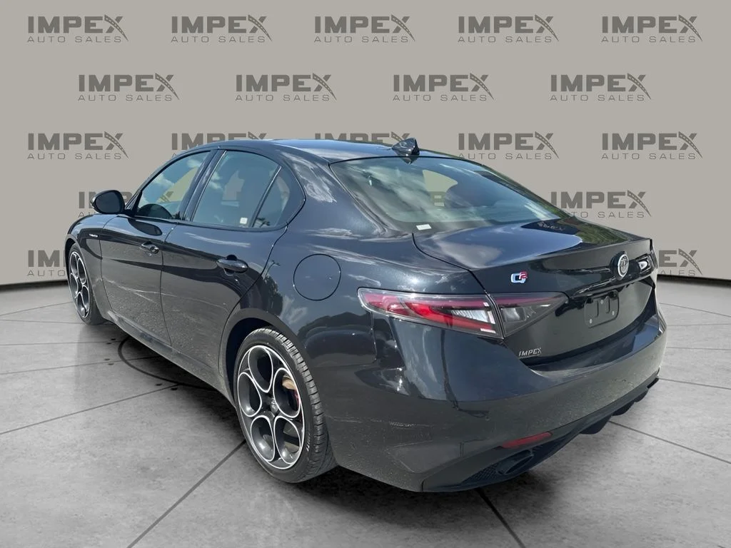 Used 2024 Black Alfa Romeo Veloce image 3