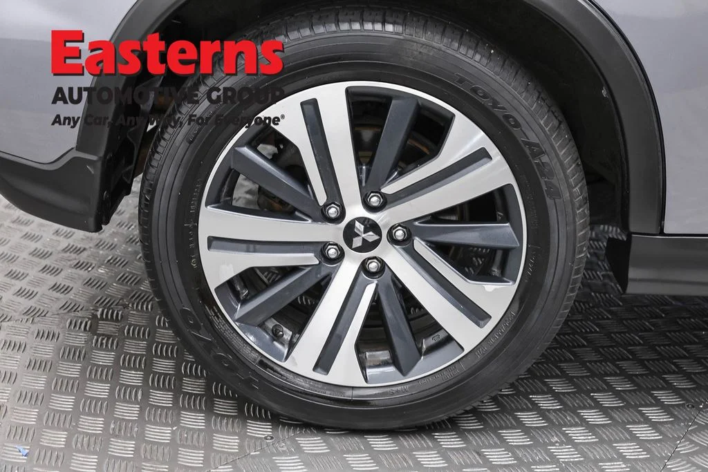 Used 2022 Silver Mitsubishi 2.0 SE image 30