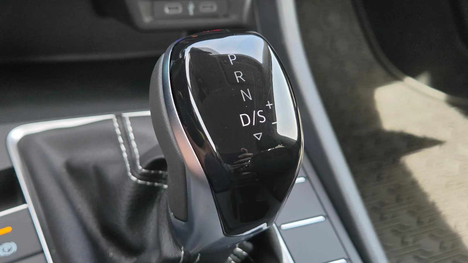 New 2026 Pure White Volkswagen S image 34