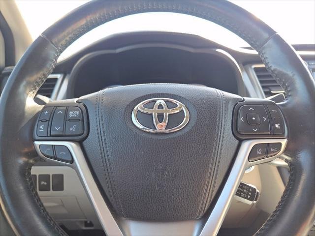 Certified Used 2017 BLIZZARD PEARL Toyota  image 36