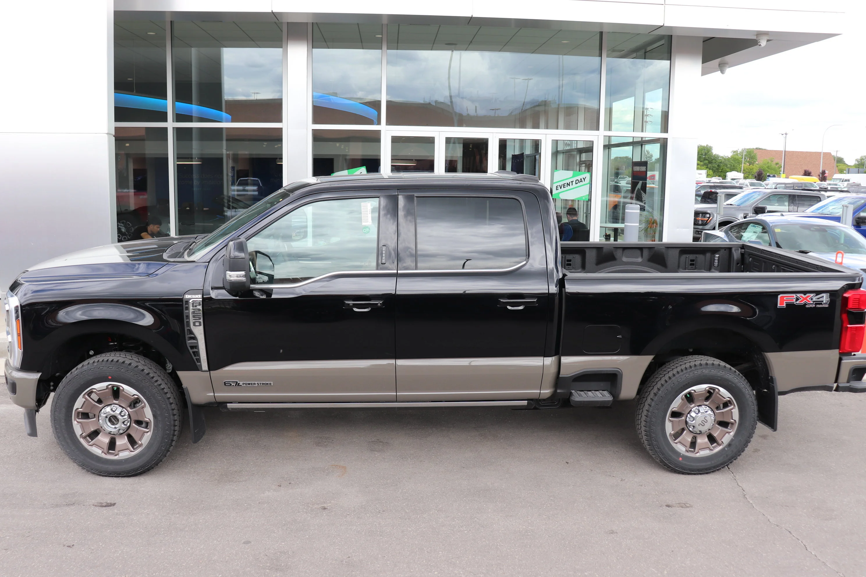 New 2026 AGATE BLACK METALLIC Ford King Ranch image 4