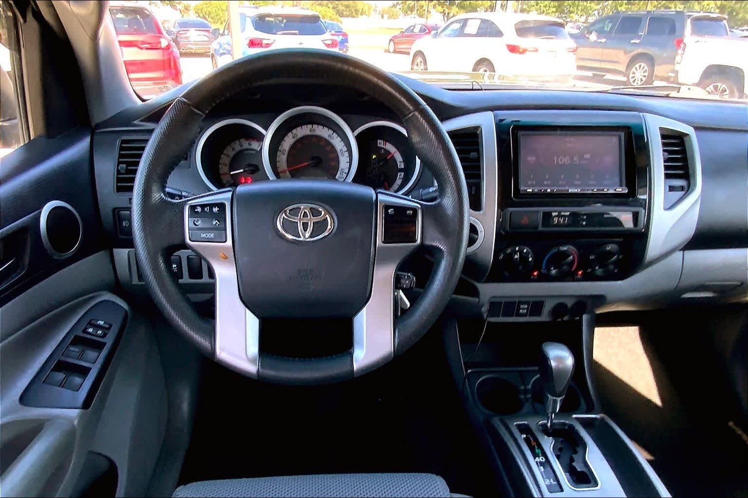 Used 2013 Magnetic Gray Metallic Toyota  image 6