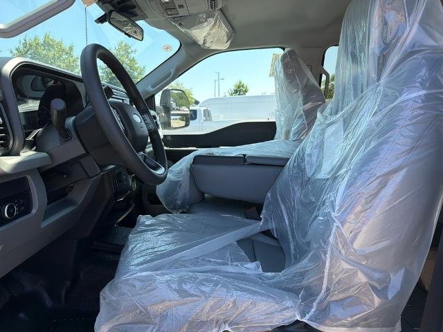 New 2026 Oxford White Ford F-450® XL image 45