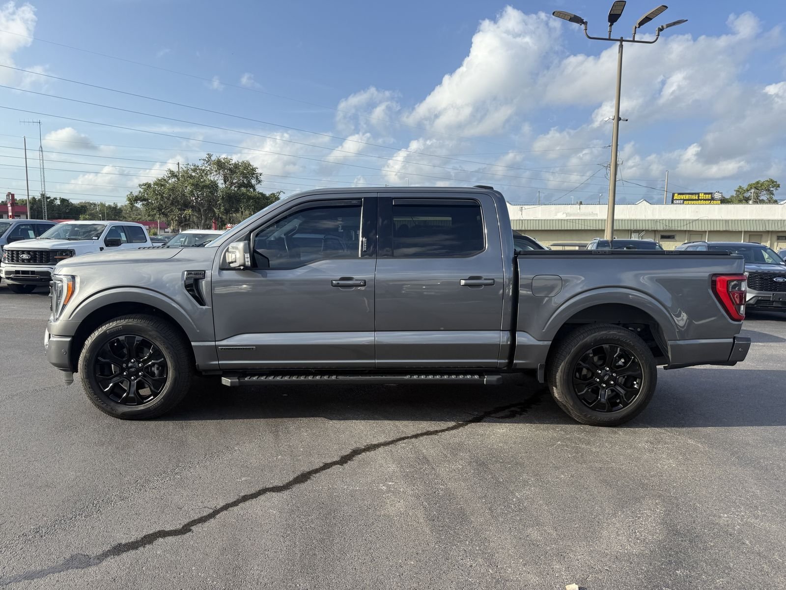 Used 2023 Gray Metallic Ford Lariat image 7