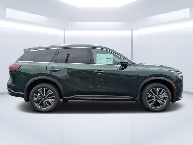 New 2027 Green INFINITI LUXE image 2