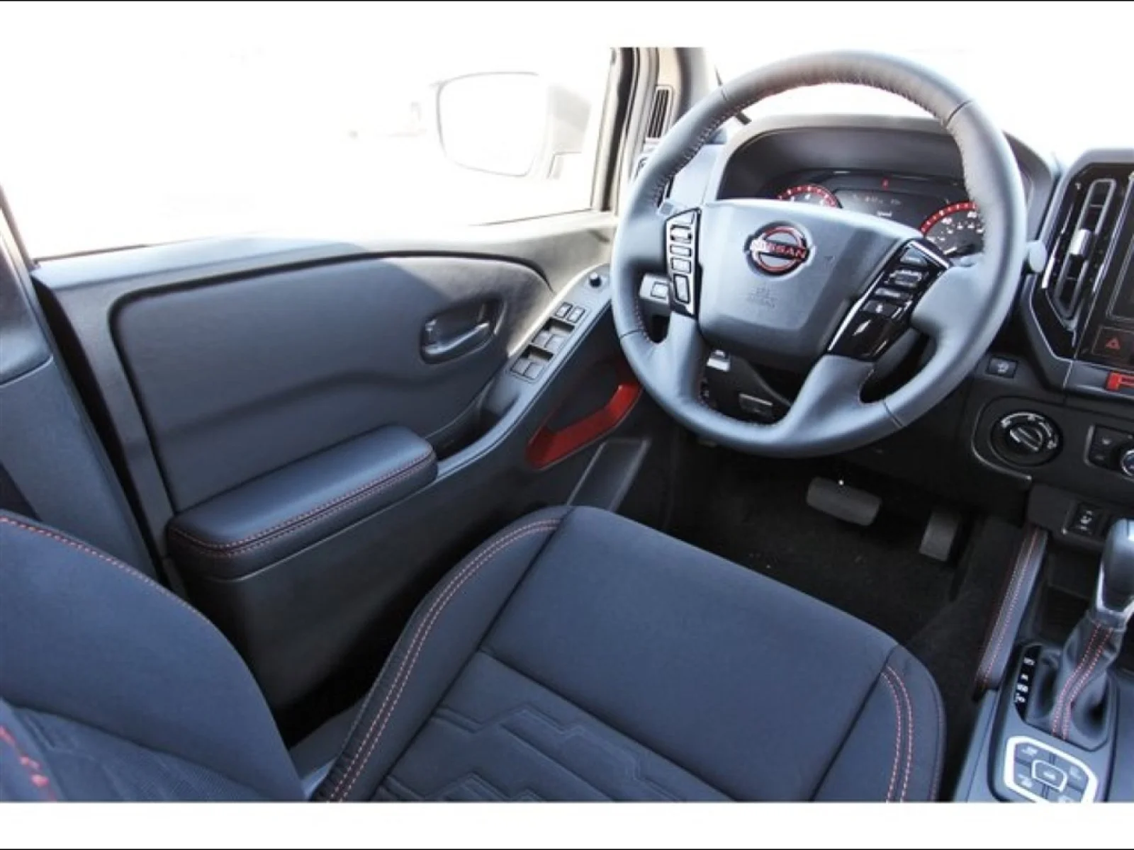 2026 Nissan Frontier Crew Cab PRO-4X® - 8