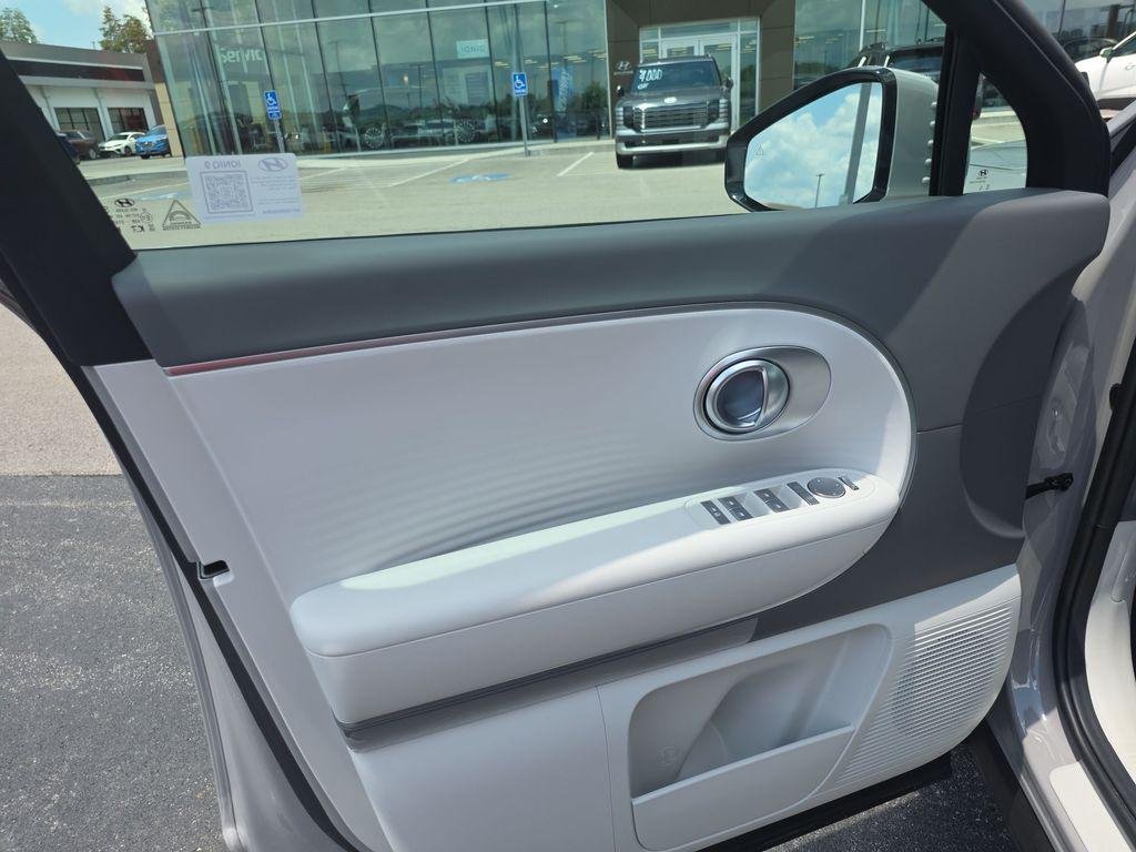 2026 Hyundai IONIQ 9 SE - Photo 13