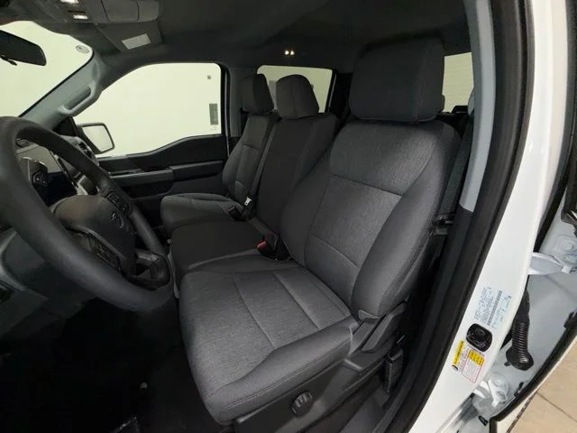 New 2026 Oxford White Ford XLT image 13