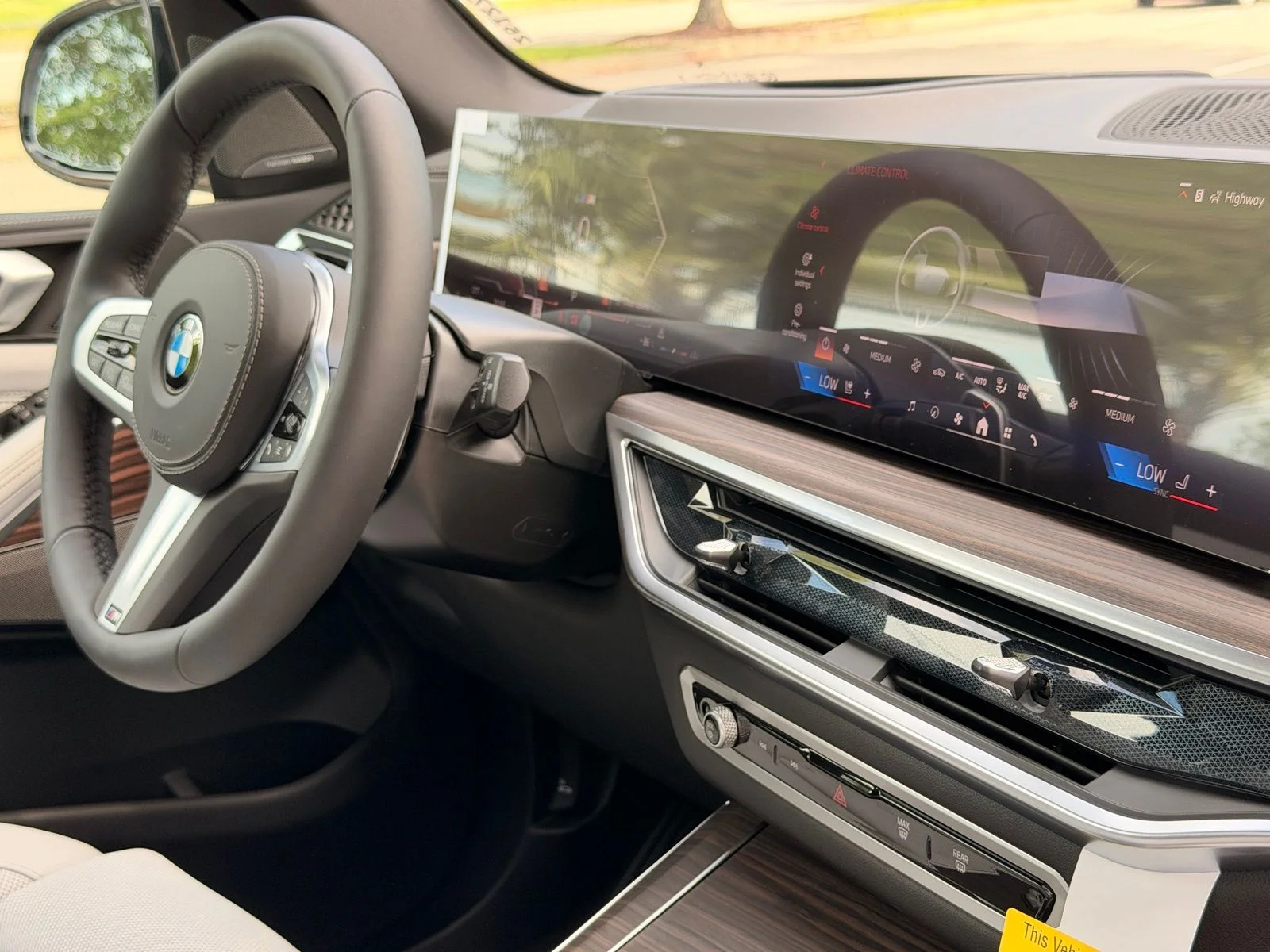 New 2026 Mineral White Metallic BMW xDrive40i image 22