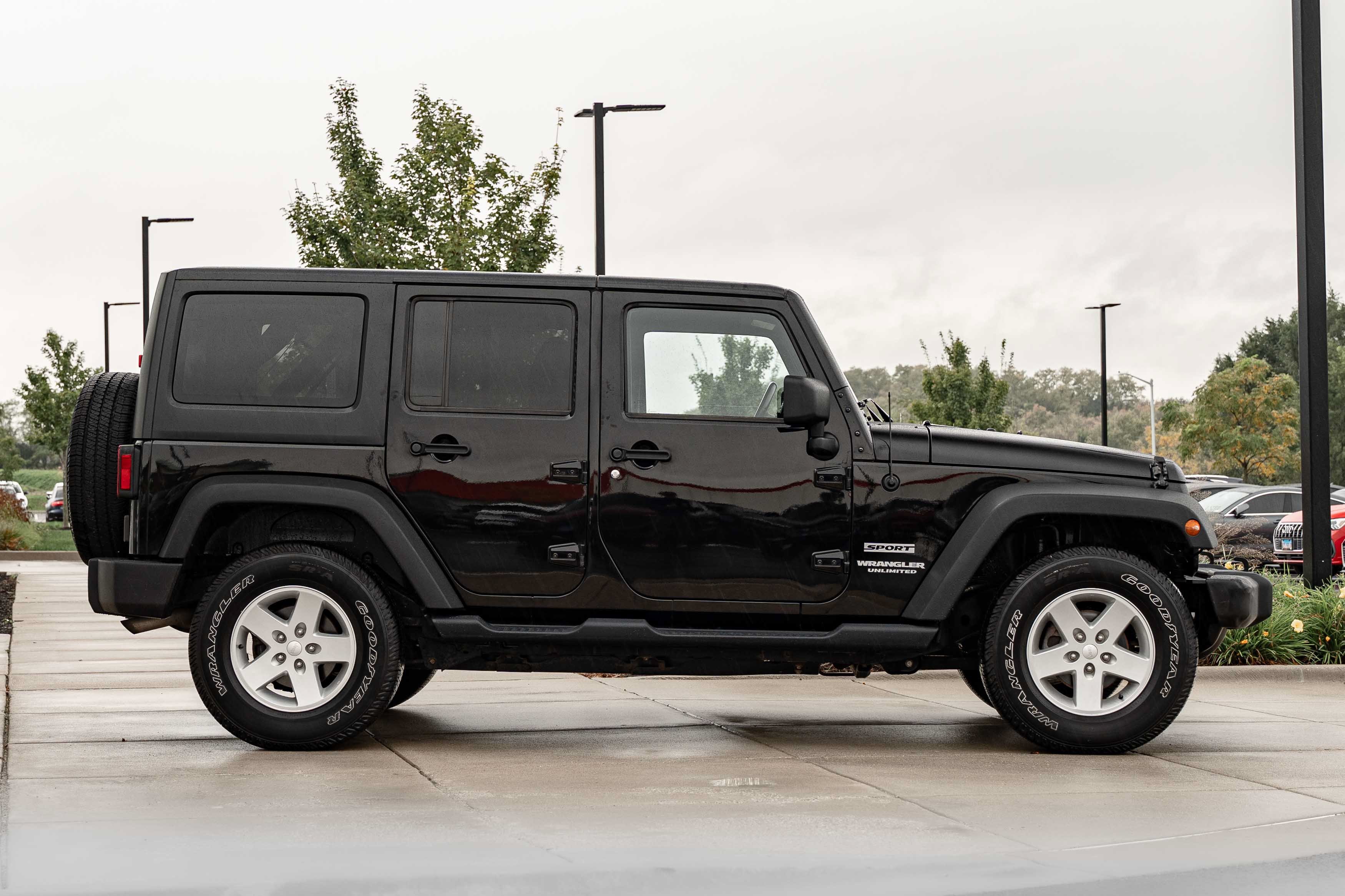 Used 2017 Black Clearcoat Jeep Sport image 3