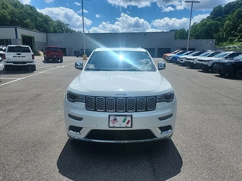 Used 2018 White Jeep Summit image 6