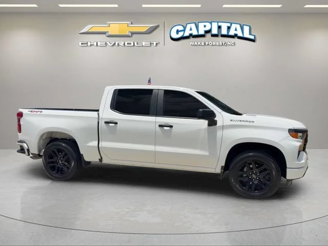 Used 2025 Summit White Chevrolet Custom image 5