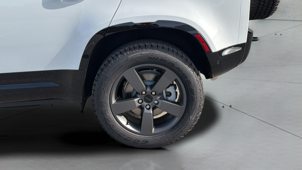 New 2026 Fuji White Land Rover X-Dynamic SE image 16