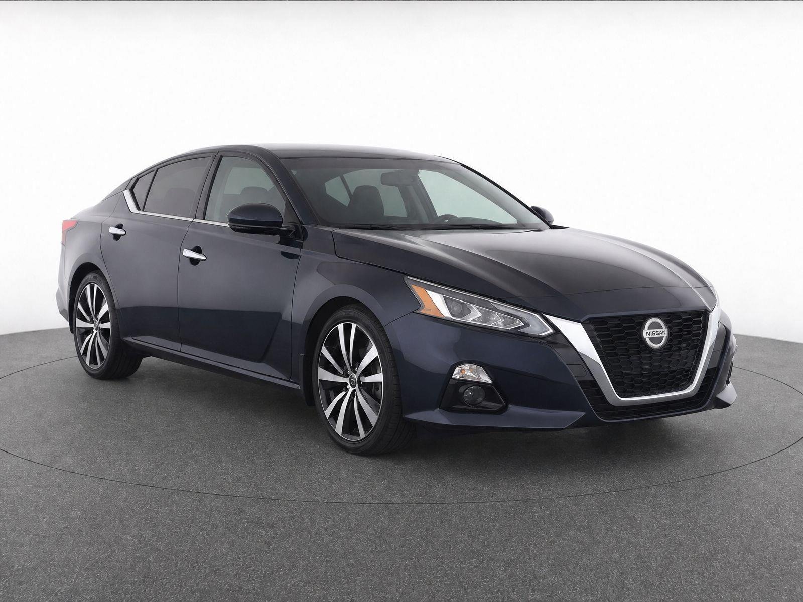 Used 2019 Storm Blue Metallic Nissan 2.5 Platinum image 2