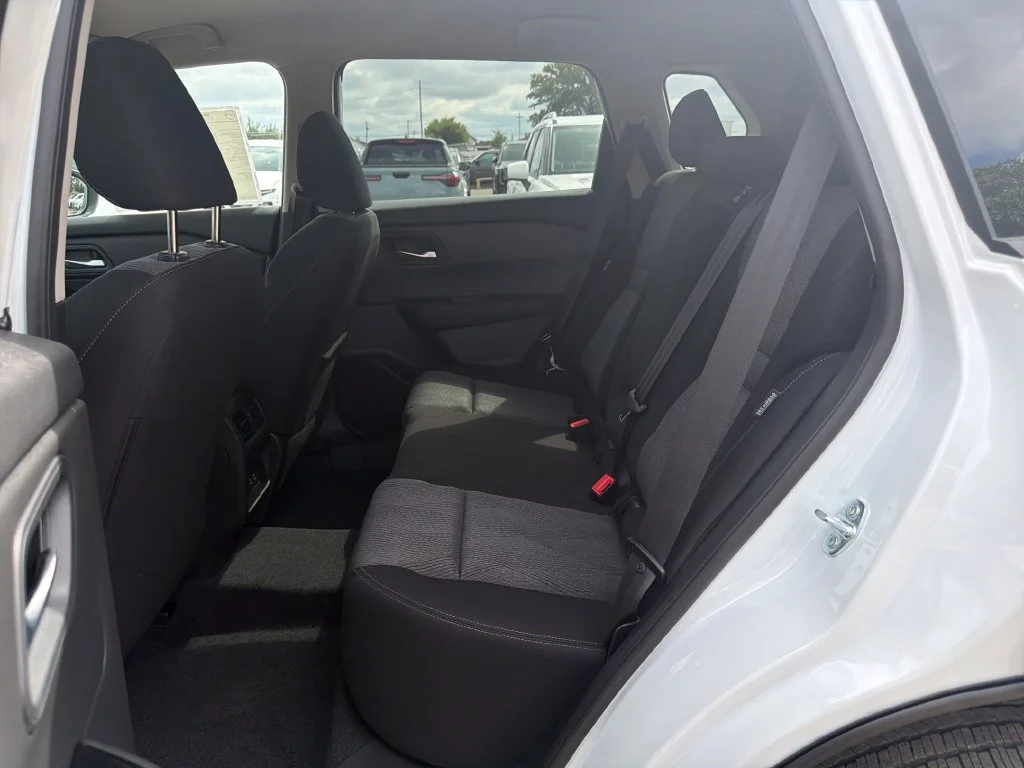 Used 2027  Nissan SV image 19