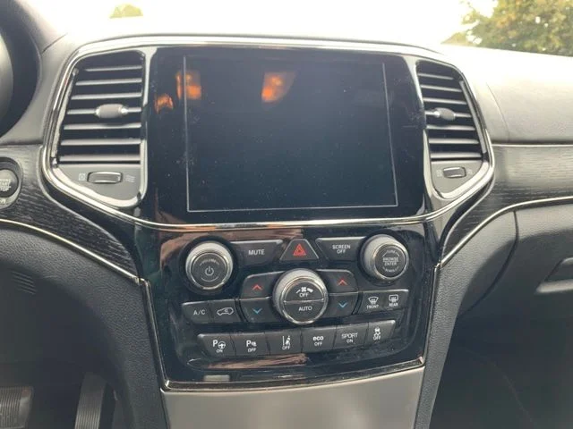 Used 2019 Silver Jeep Overland image 16