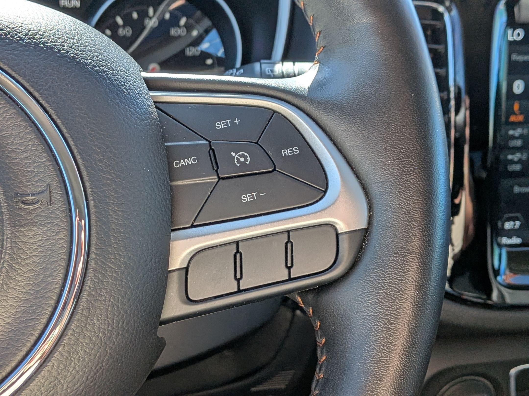Certified Used 2019 Diamond Black Crystal Pearlcoat Jeep Limited image 16