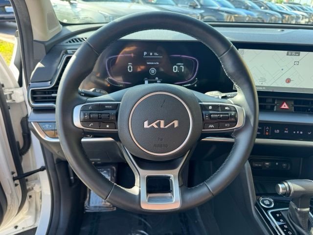 Used 2023 White Kia EX image 28
