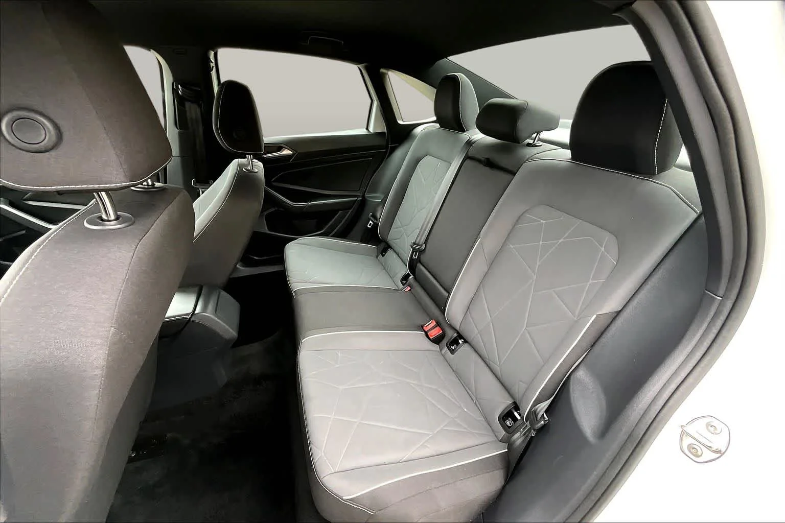 Used 2025 Pure White Volkswagen Sport image 21