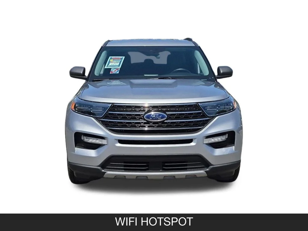 Used 2023 Silver Ford XLT image 4
