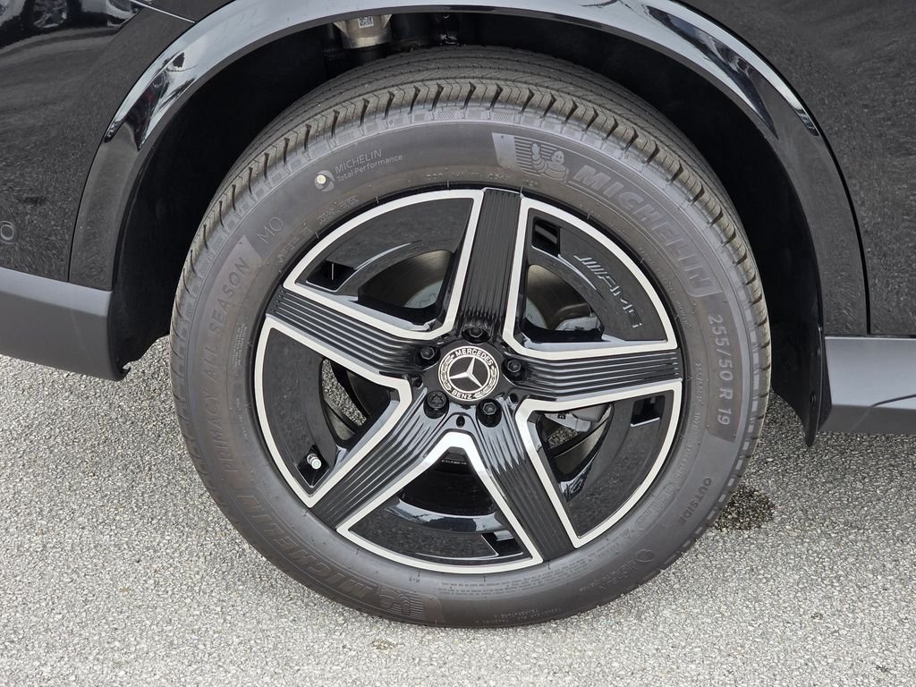 New 2026 Black Mercedes-Benz GLC 300 image 7