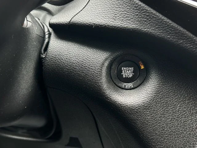 Used 2021 White Jeep Latitude Lux image 48