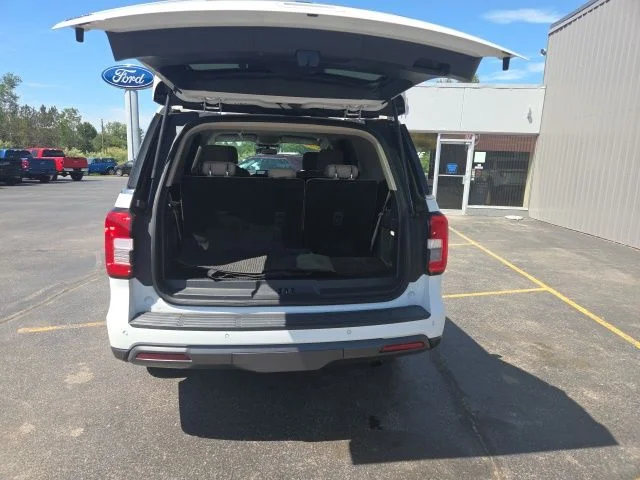 Used 2023 Oxford White Ford XLT image 31
