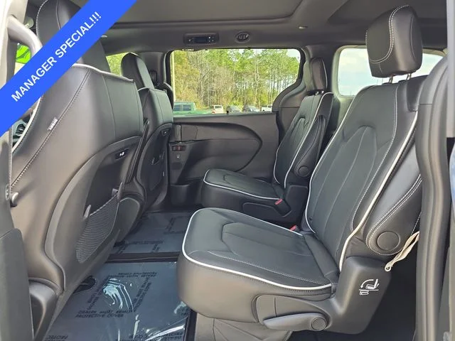2026 Chrysler Pacifica Limited - Photo 13