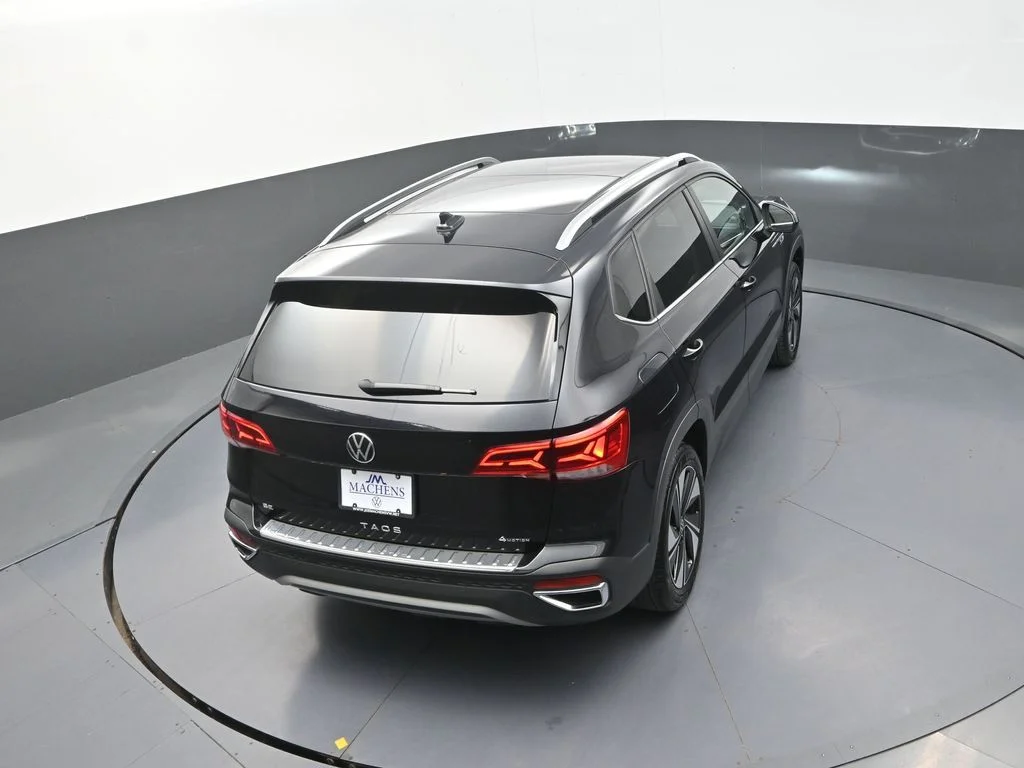 Used 2024 Black Volkswagen 1.5T SE image 19