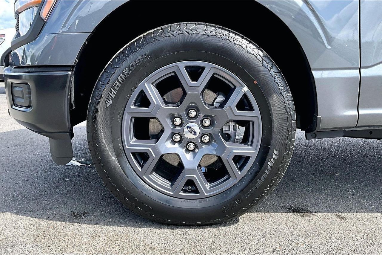 Used 2024 Carbonized Gray Metallic Ford XL image 30