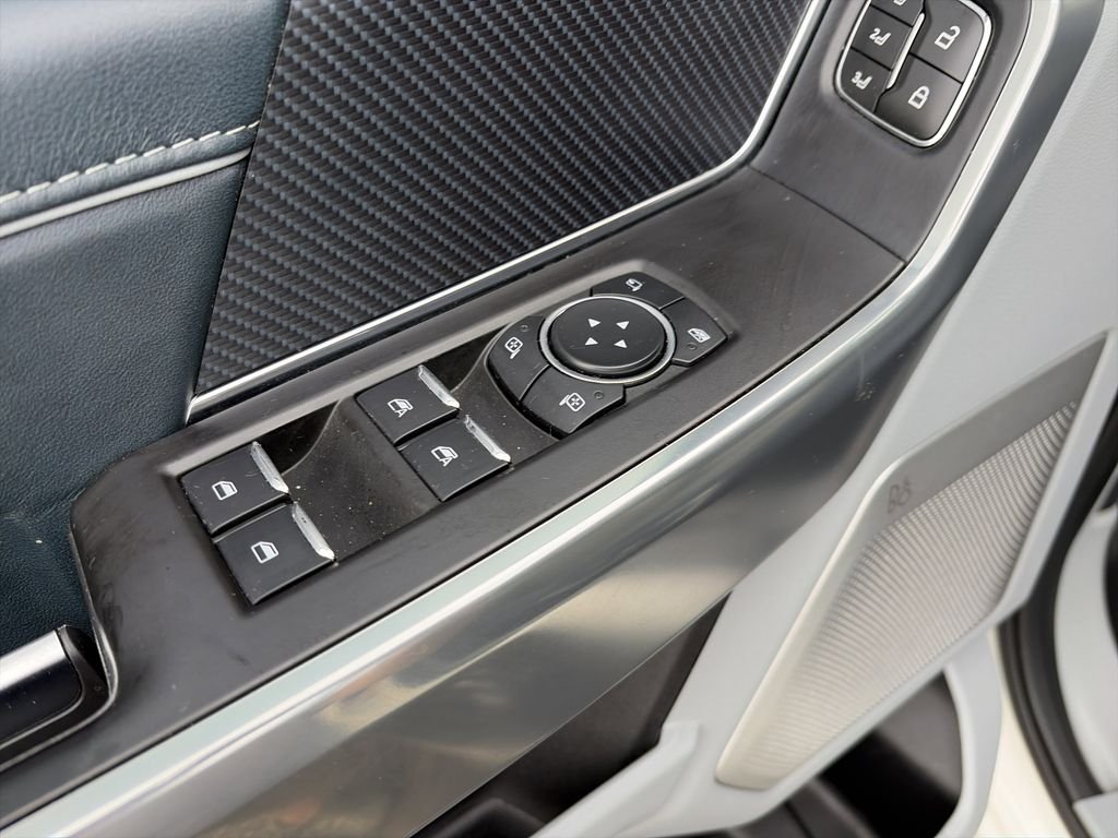 Used 2023 White Ford Limited image 18