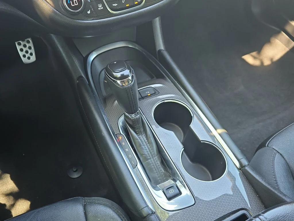 Used 2017 Beige Chevrolet Hybrid image 27