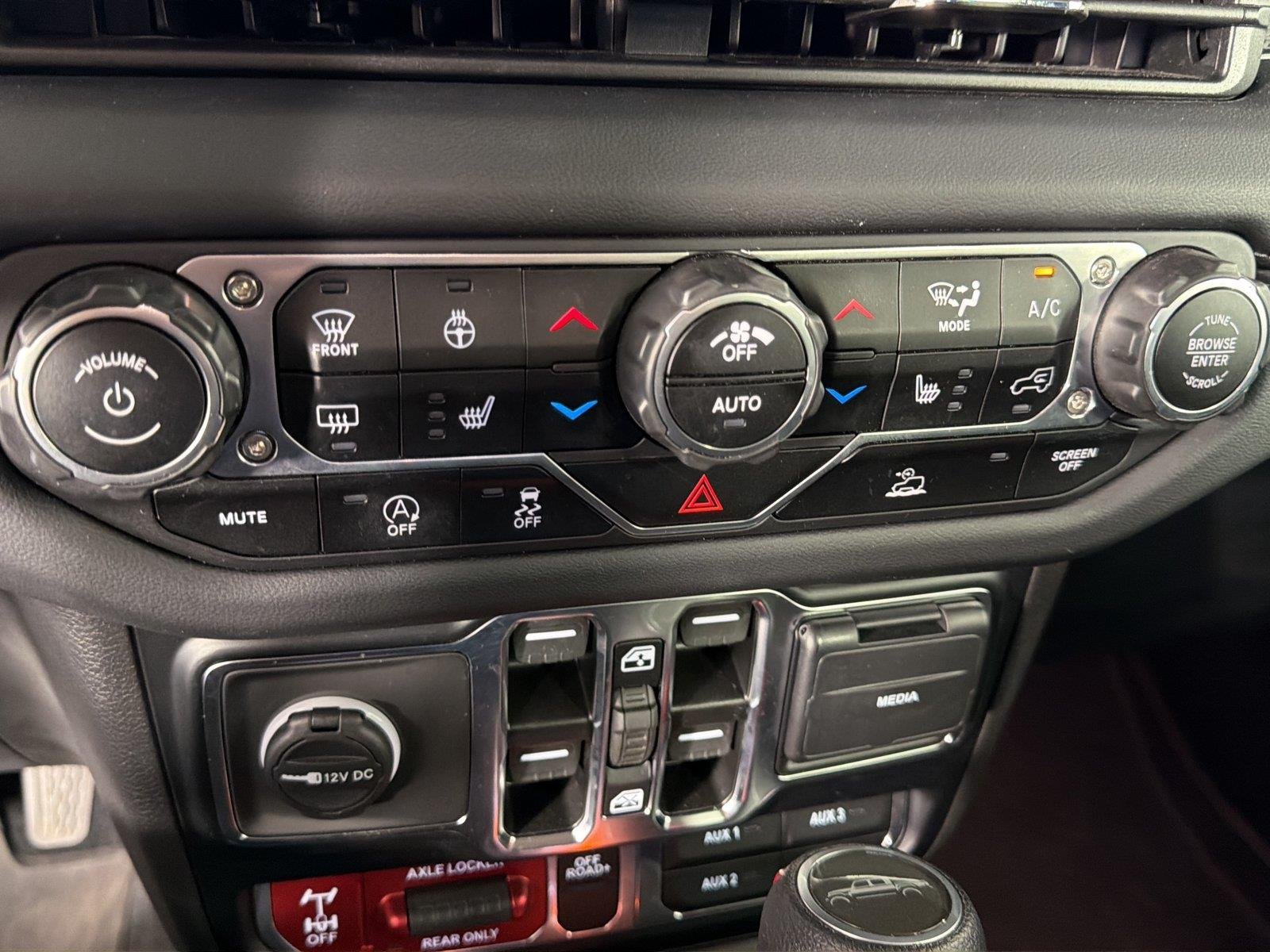 Used 2024 Anvil Clear Coat Jeep Mojave image 26