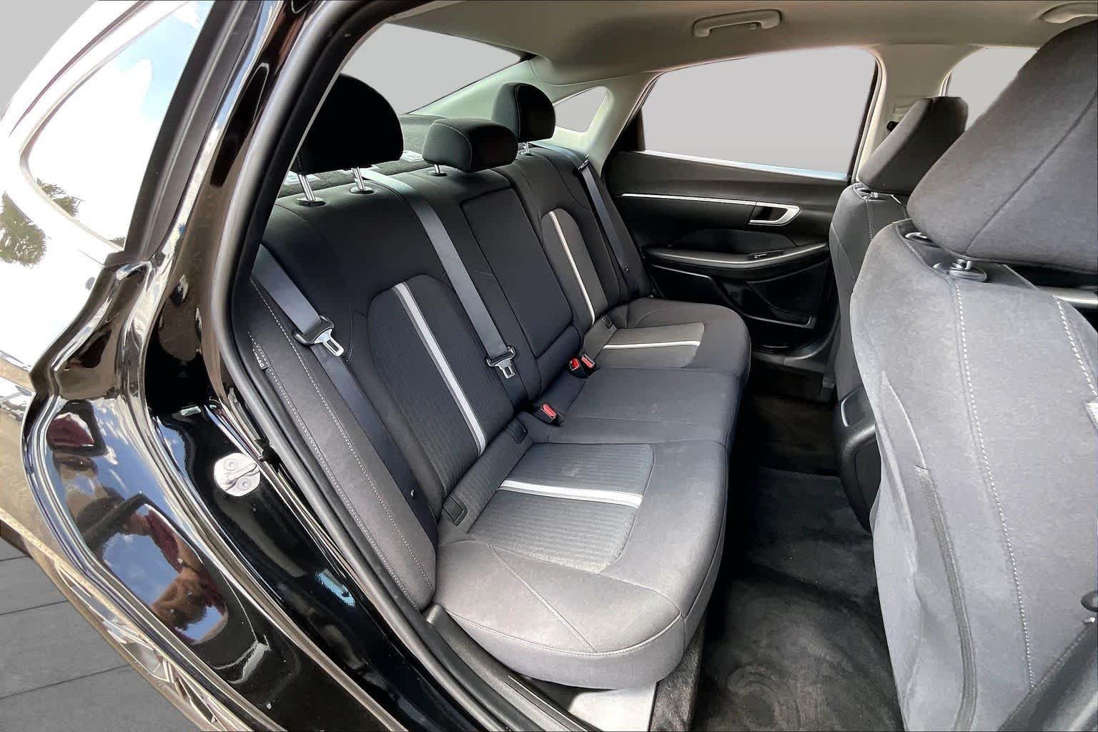 Used 2025 Black Hyundai SEL image 18