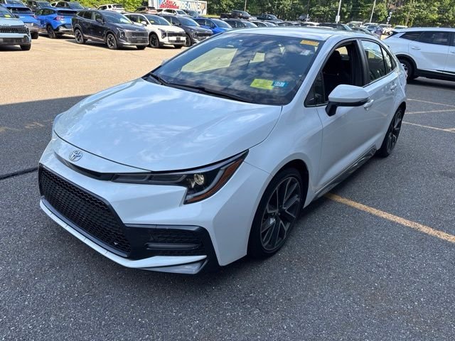 Used 2022 White Toyota SE image 3