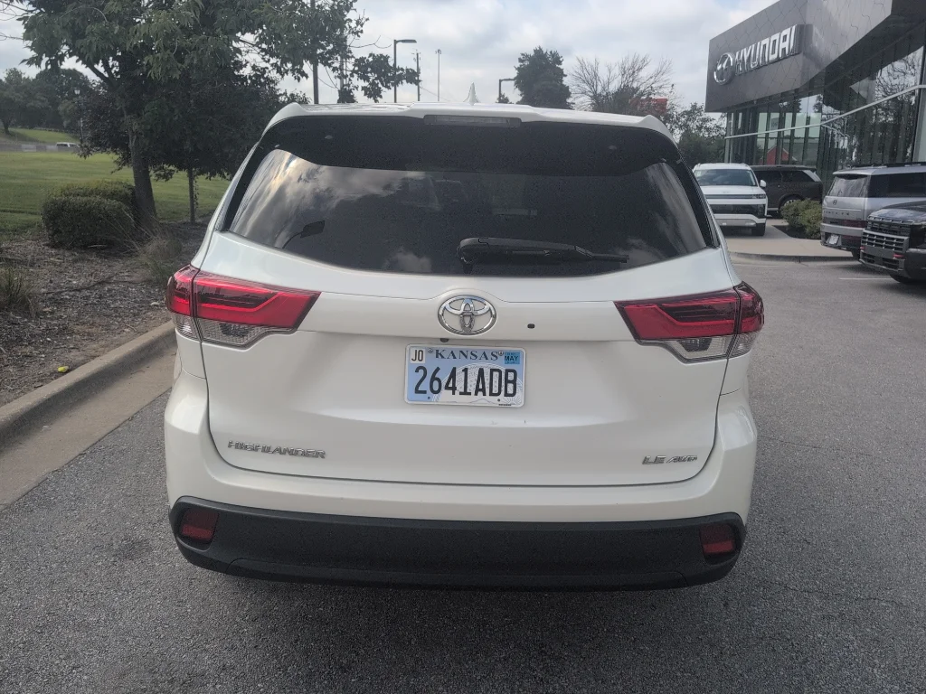 Used 2017 White Toyota LE image 8