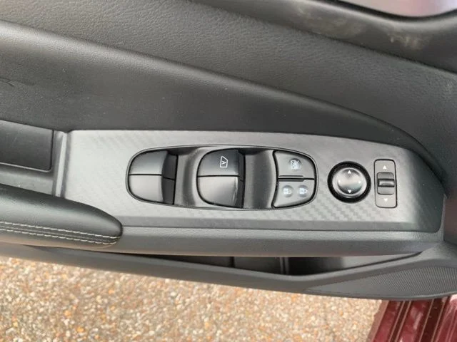 Used 2025  Nissan 2.5 SV image 13