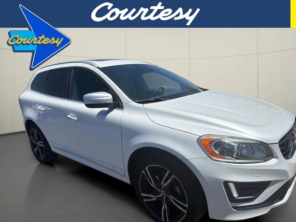 2017 Volvo XC60 T6 AWD R-Design's photo