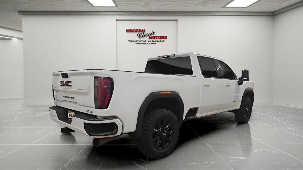 Used 2025 White GMC AT4 image 5