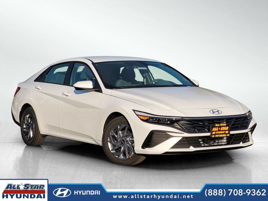 2026 Hyundai Elantra 1.6 HEV Blue's photo