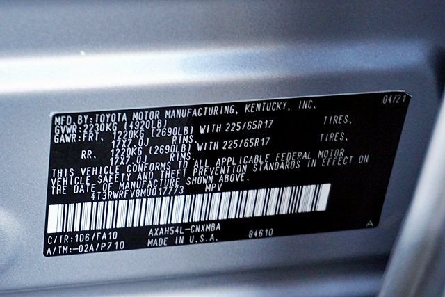 Used 2021 Silver Toyota XLE image 33