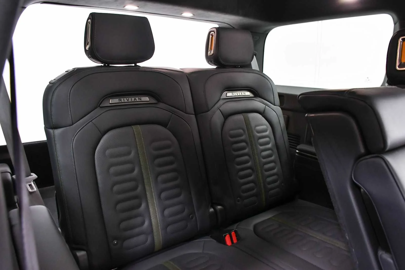Used 2024 Glacier White Rivian Adventure image 24