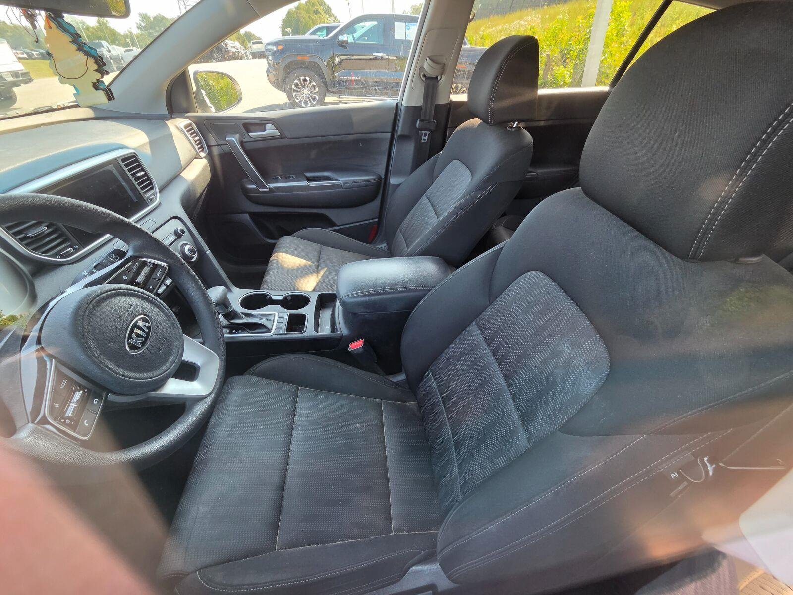 Used 2021 White Kia LX image 9